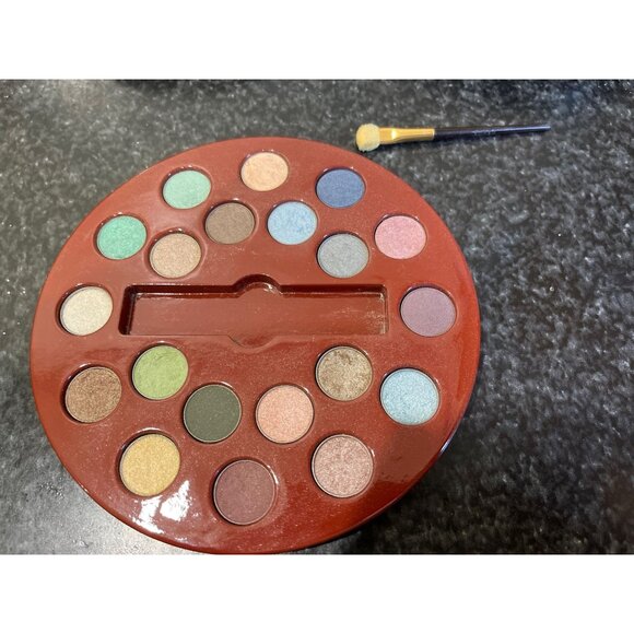 Vintage Princess Marcella Borghese Eye Shadow Mist 20 Shades in Original Box - Picture 7 of 10